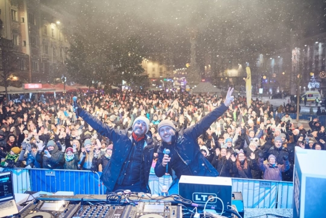 🎉 2026 🎉 Nach 6 Jahren endlich wieder Silvester in dieser tollen Stadt mit so vielen motivierten Menschen 😍🔥 Danke @stadtlinz und Danke unseren Partnern!!! @hypo.at 
@linz_ag 
@visitlinz 
@gasteiner.infinity 
@digitalmilelinz 
@liferadio 
@lt1_ooe 
@zipfer 
@altstadtlinz 
@koop_live_marketing 
@goodkarma.at 
#happynewlinz 📸 @mathiaslauringer