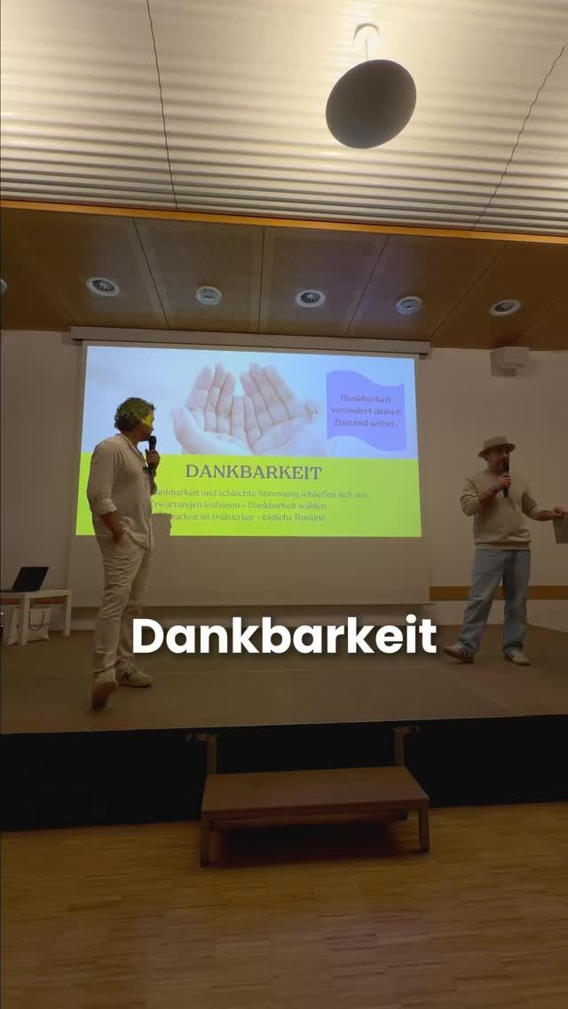 Wofür seid ihr dankbar? 🙏 
Großes Dankeschön an die Qualitätsmaler und die @bauakademie_ooe für die Einladung und die Chance, den Lehrlingen etwas auf ihren Weg mitzugeben! 🫶
#moderation #motivation #persönlichkeitsentwicklung #mindset